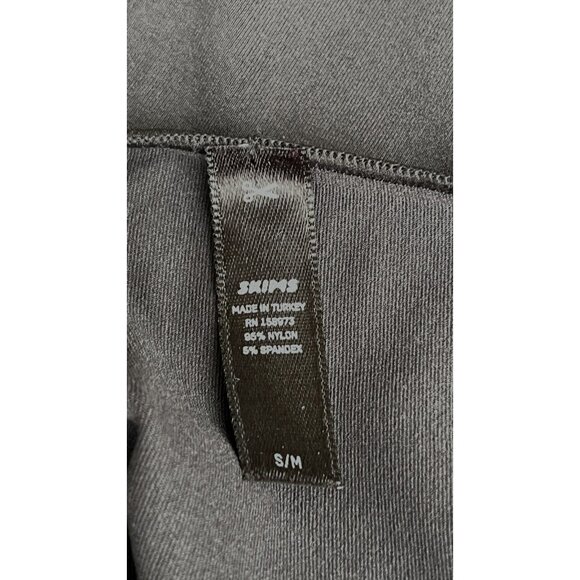 SKIMS Long Sleeve Crewneck Smoothing Thong Bodysuit Size S/M Onyx (Black) - Picture 7 of 13